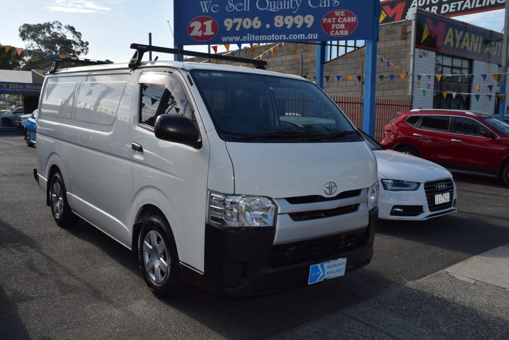 TOYOTA HIACE LWB