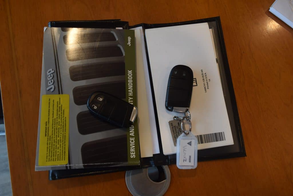 2013 JEEP GRAND CHEROKEE LAREDO (4x4)